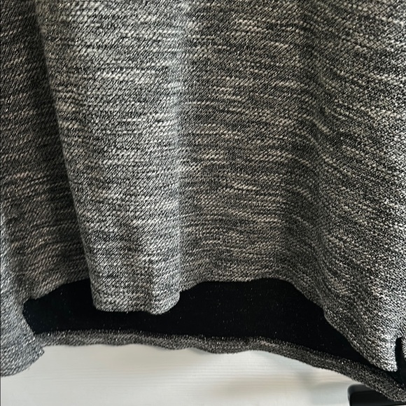 Per Se Black and Silver Knit Tunic Top Size 1X - Picture 4 of 6